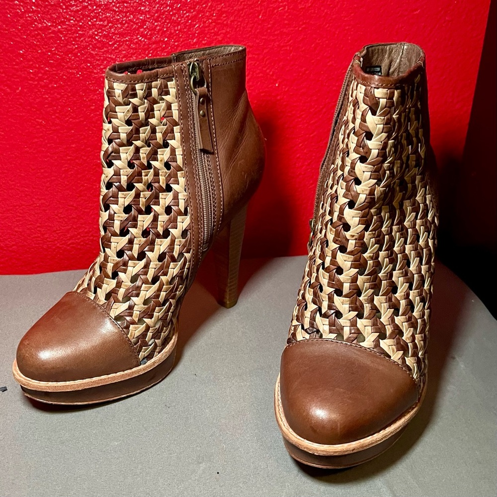 UGG HEEL BOOTS